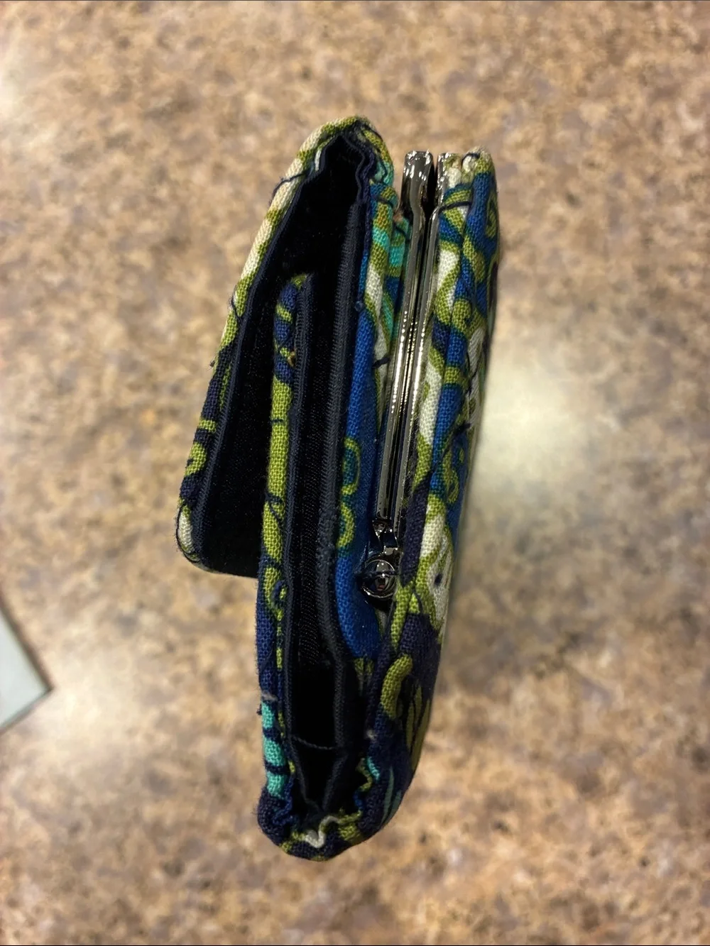 Vera Bradley Kisslock Trifold Wallet Rhythm & Blues SMELLS MUSTY - Picture 9 of 17